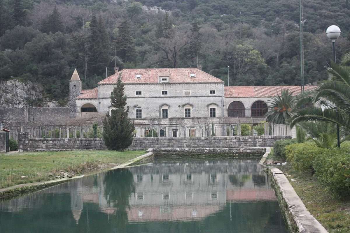 03 ljetnikovac sorkocevic bracodbk