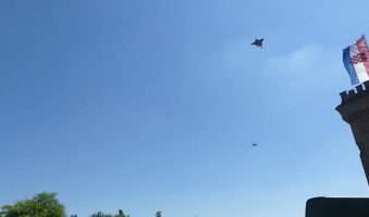 hrvatski rafale presreo putnički boeing iznad hrvatske nakon uzbune zbog mogućeg sigurnosnog incidenta 